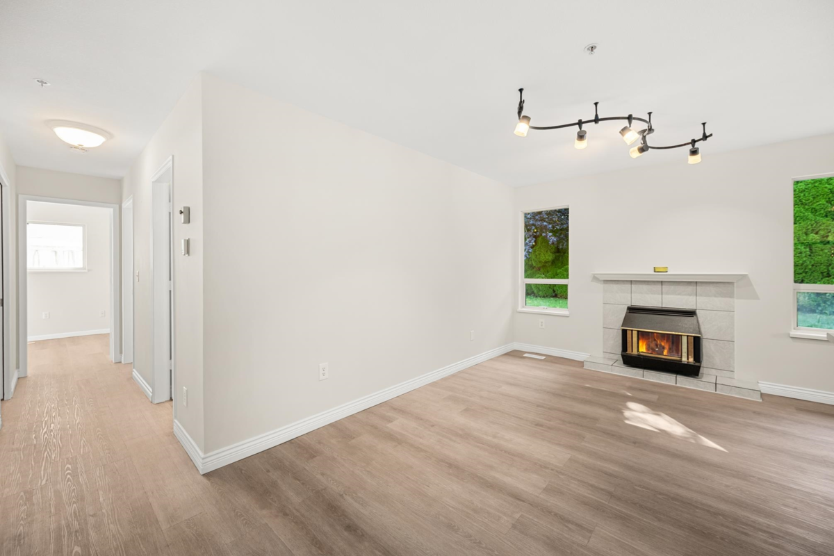 Basement Recreation Room Photo of 12453 189a Street, Pitt Meadows, BC