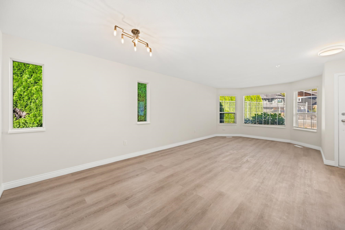 Breakfast Nook Photo of 12453 189a Street, Pitt Meadows, BC