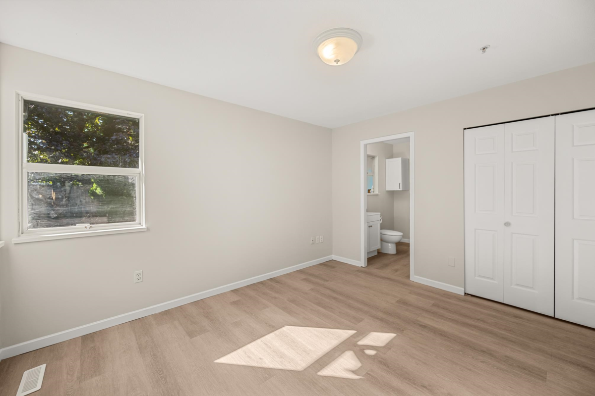 Entry Foyer Photo of 12453 189a Street, Pitt Meadows, BC