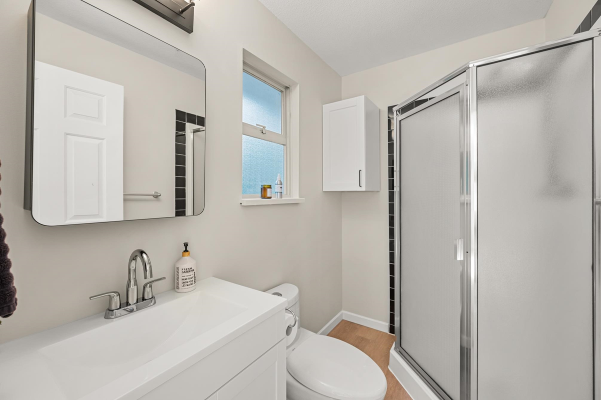 Hallway Photo of 12453 189a Street, Pitt Meadows, BC