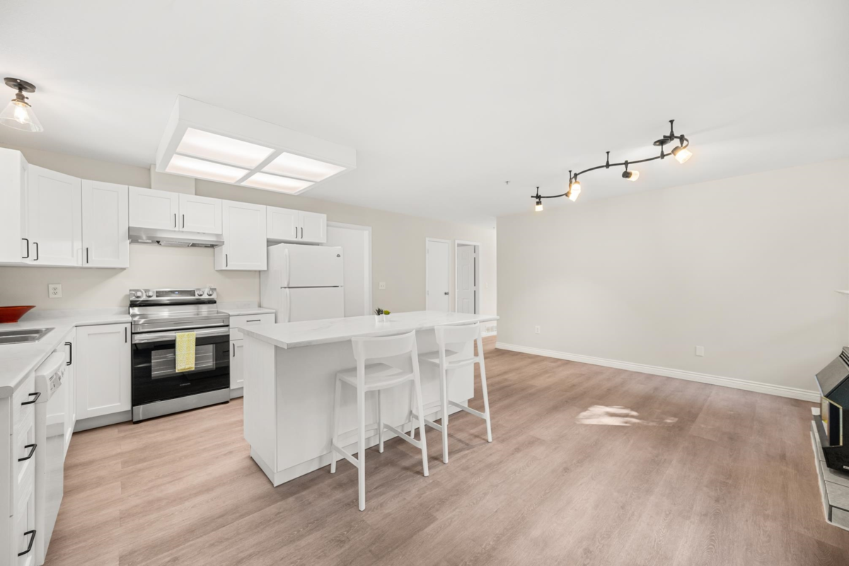 Walk-In Closet Photo of 12453 189a Street, Pitt Meadows, BC