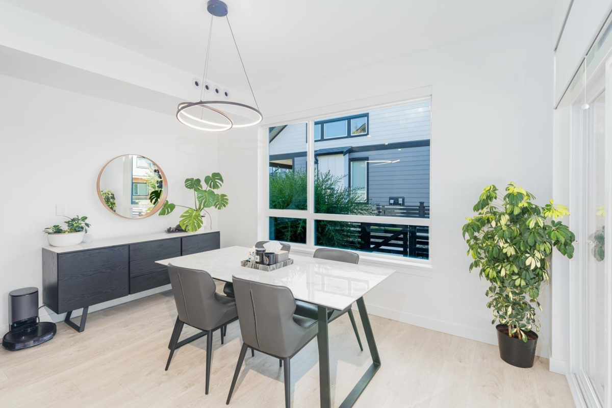 Walk-In Closet Photo of 4306A Cormorant Way, Tsawwassen, BC