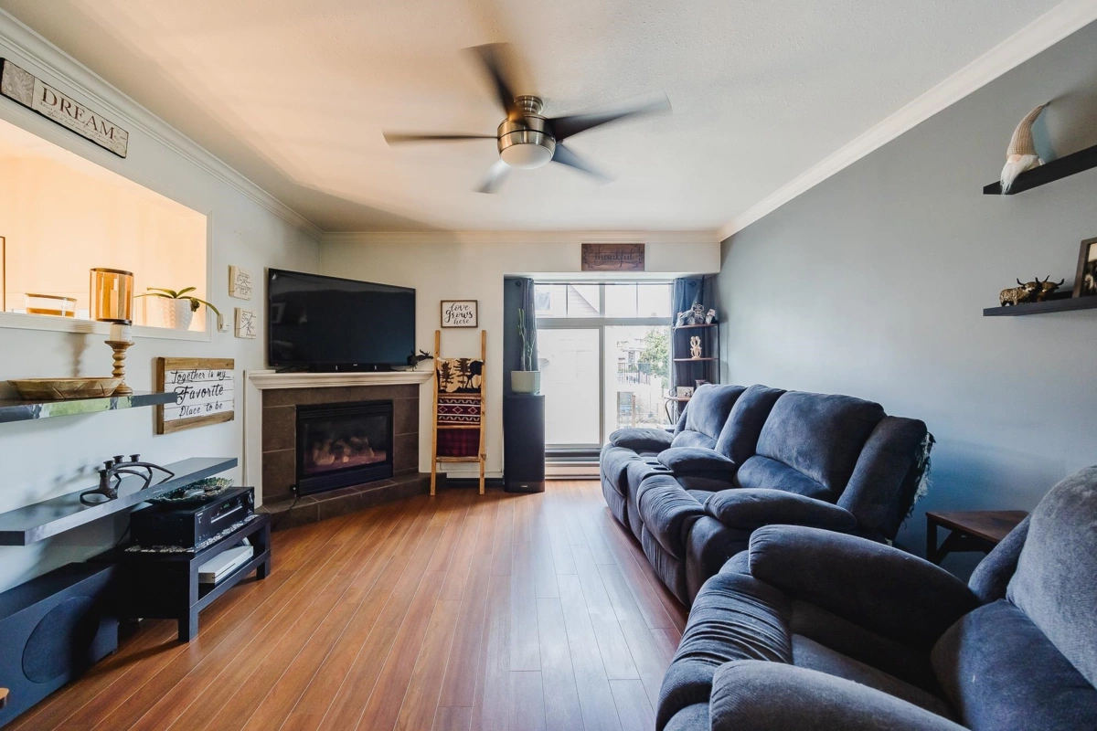 Walk-In Closet Photo of 7 46608 Yale Road, Chilliwack, BC