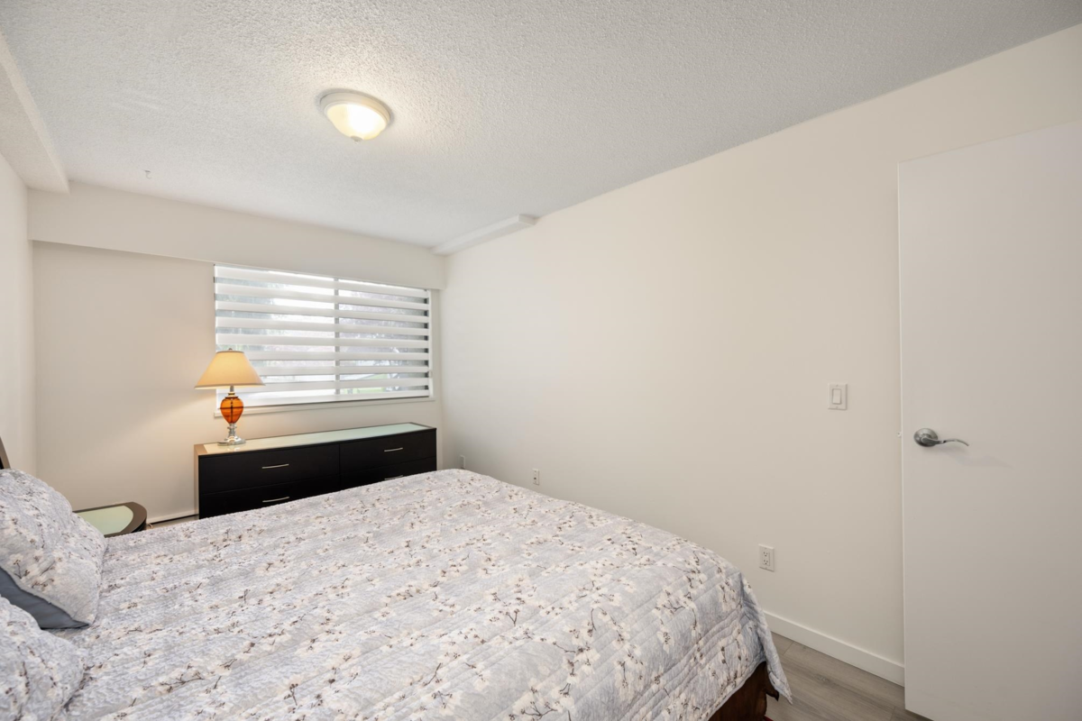 Mudroom Photo of 104 1320 Fir Street, White Rock, BC