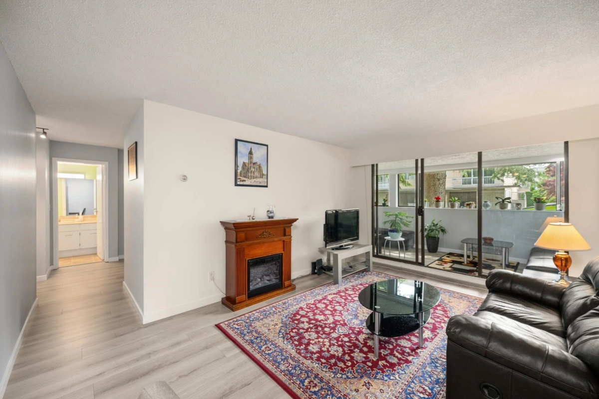 Office / Den Photo of 104 1320 Fir Street, White Rock, BC