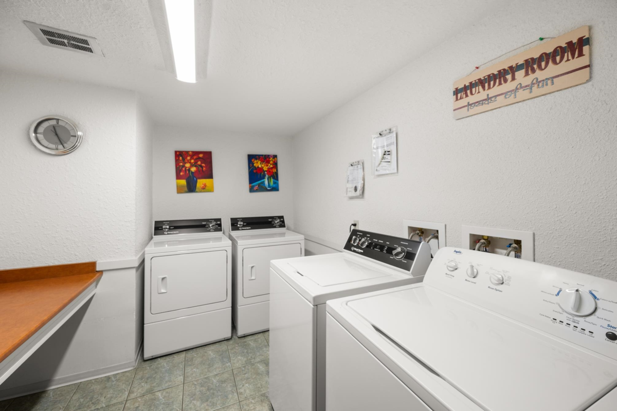 Outdoor Deck Photo of 104 1320 Fir Street, White Rock, BC