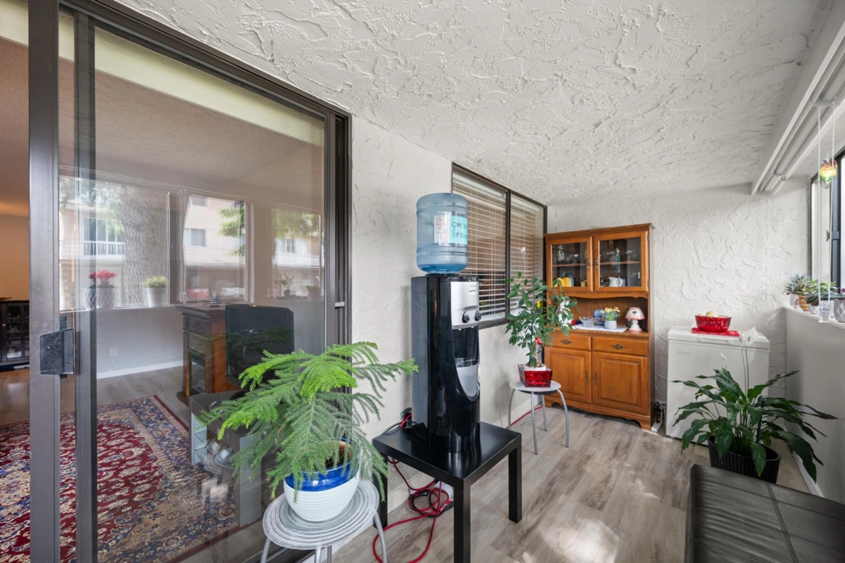 Powder Room Photo of 104 1320 Fir Street, White Rock, BC