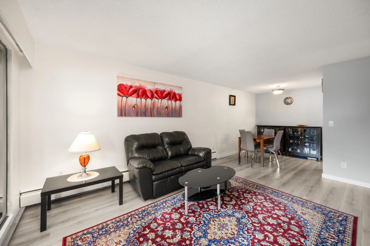 Primary Bathroom Photo of 104 1320 Fir Street, White Rock, BC