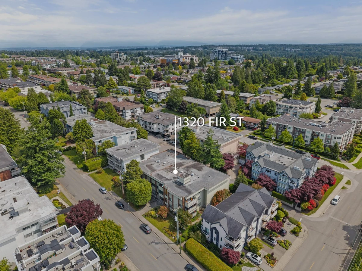 Swimming Pool Photo of 104 1320 Fir Street, White Rock, BC