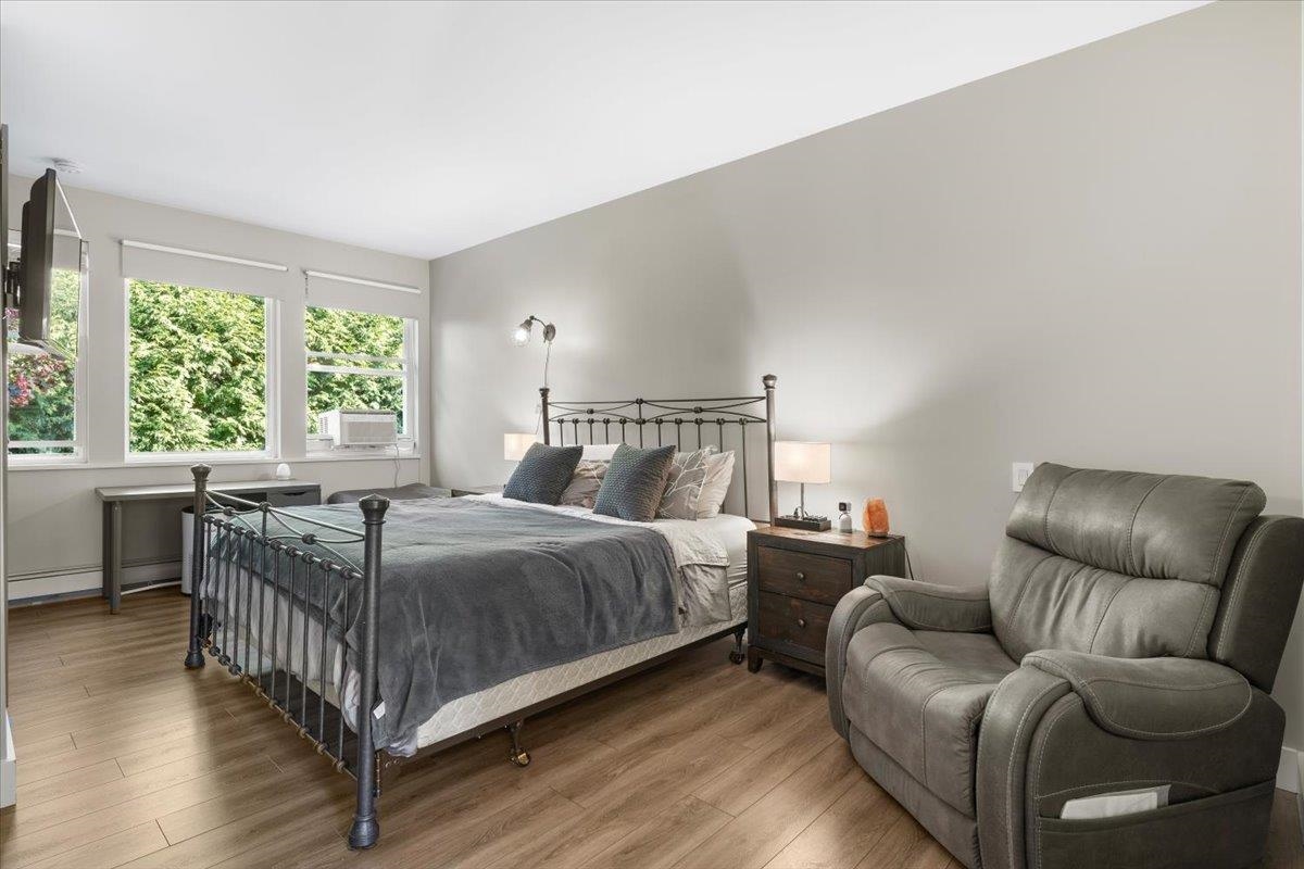 Basement Recreation Room Photo of 12350 Carlton Street, Maple Ridge, BC