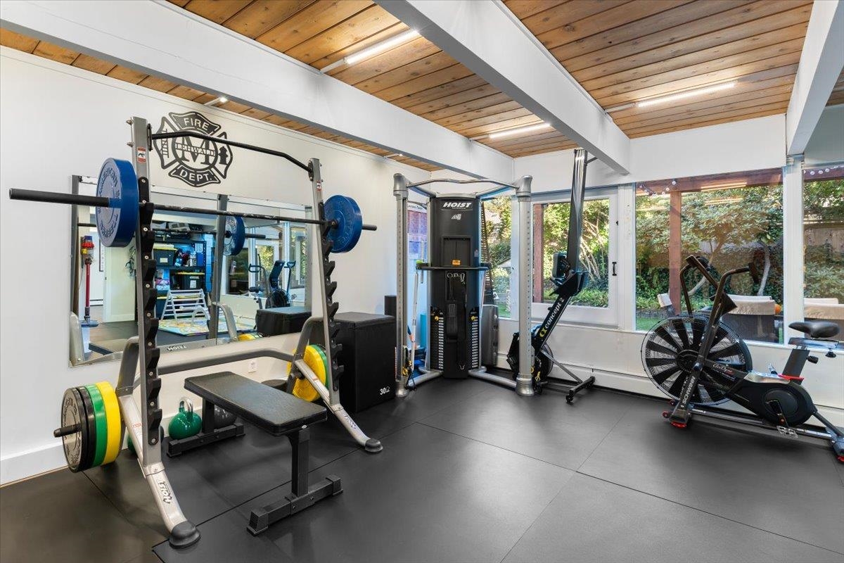 Guest Bathroom Photo of 12350 Carlton Street, Maple Ridge, BC