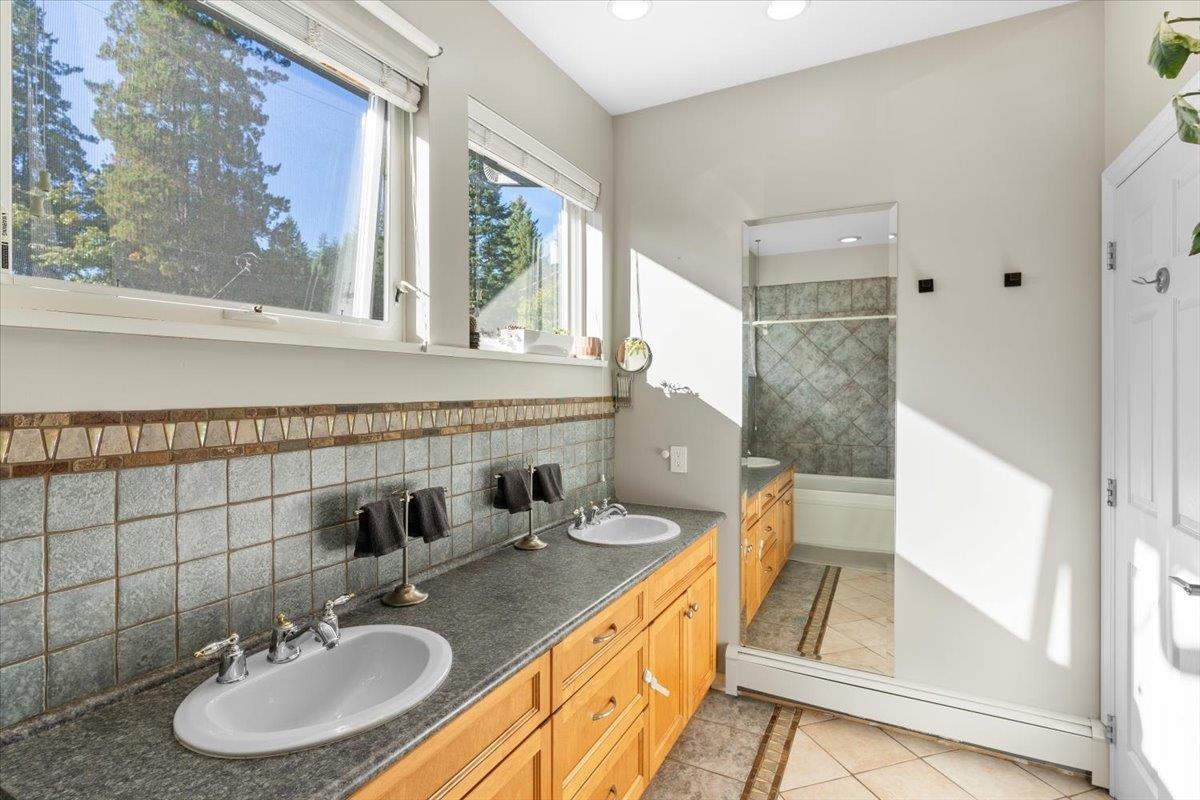 Hallway Photo of 12350 Carlton Street, Maple Ridge, BC