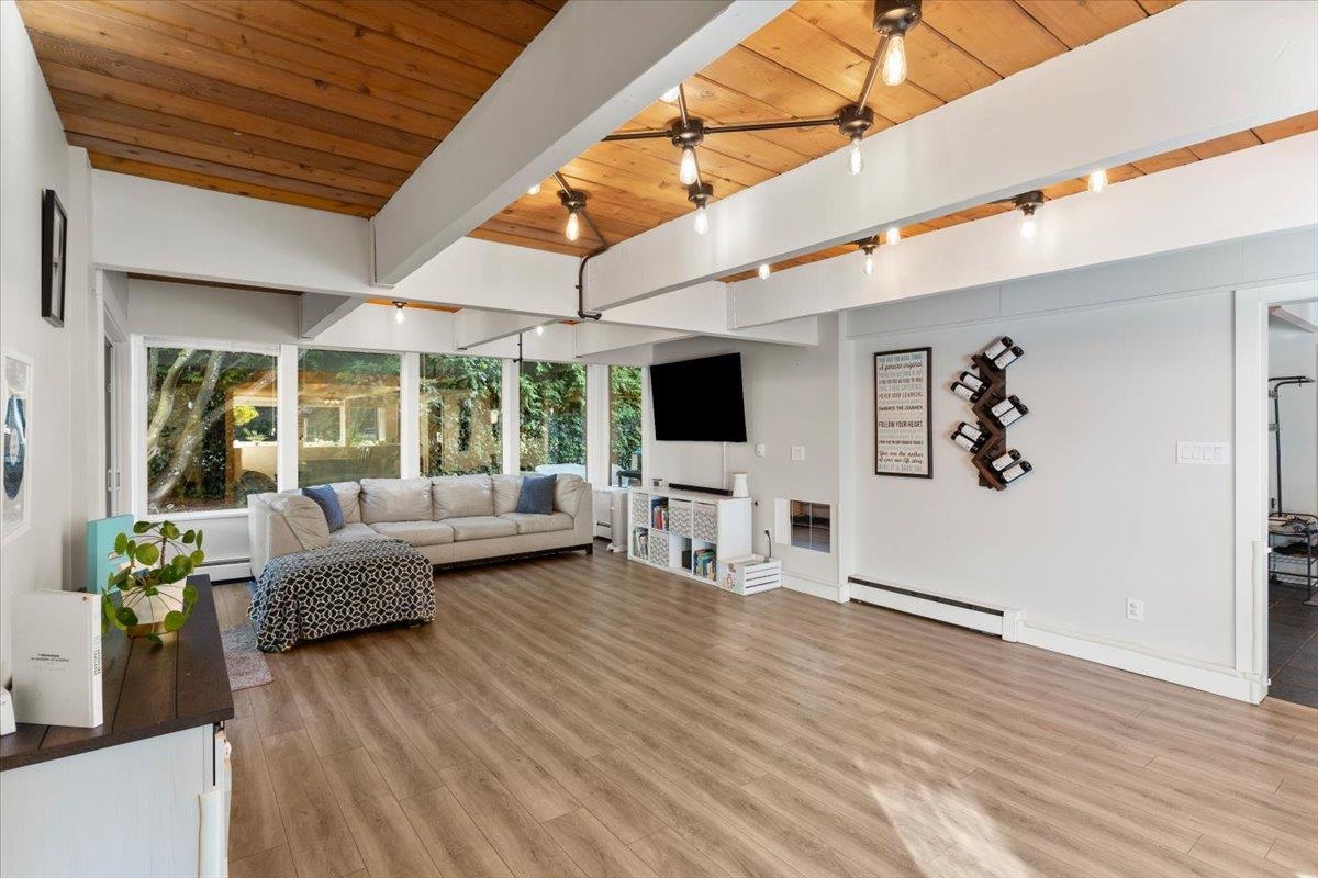 Kitchen Photo of 12350 Carlton Street, Maple Ridge, BC
