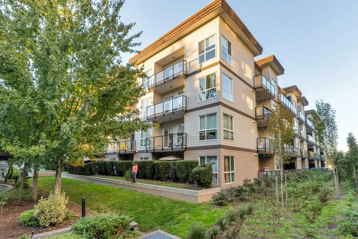 Entry Foyer Photo of 221 13768 108 Avenue, Surrey, BC