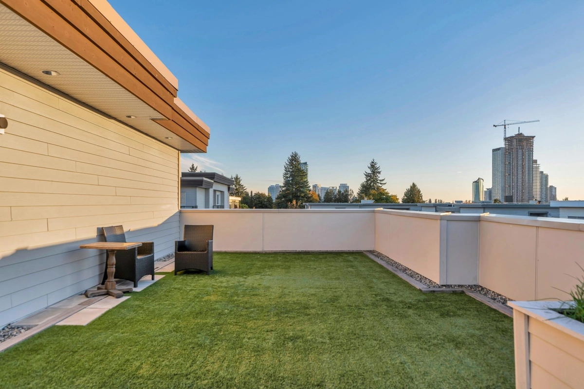 Garden / Landscaping Photo of 221 13768 108 Avenue, Surrey, BC
