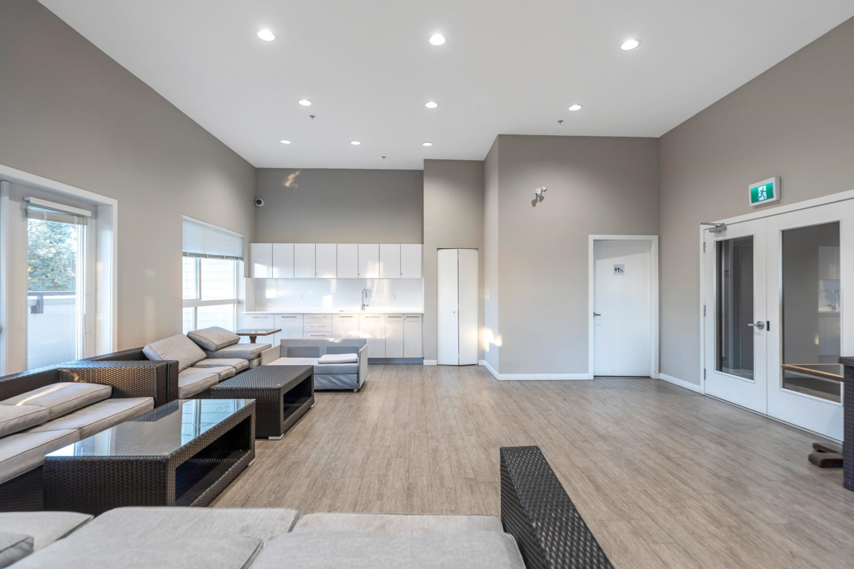 Hot Tub / Spa Photo of 221 13768 108 Avenue, Surrey, BC