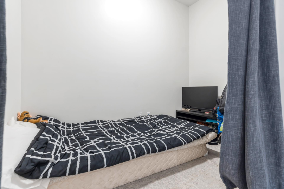 Primary Bathroom Photo of 221 13768 108 Avenue, Surrey, BC