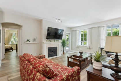 130 5835 Hampton Place, Vancouver, BC, Vancouver — Apartment/Condo for sale