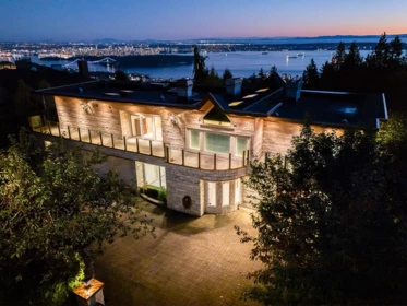 Hot Tub / Spa Photo of 1562 Pinecrest Drive, West Vancouver, BC