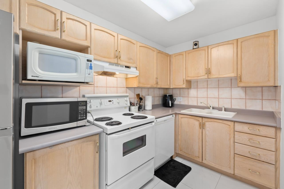 Pantry Photo of 409 2958 Trethewey Street, Abbotsford, BC