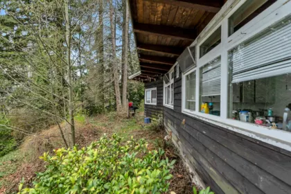 Hallway Photo of 7356 Braeside Drive, Burnaby, BC