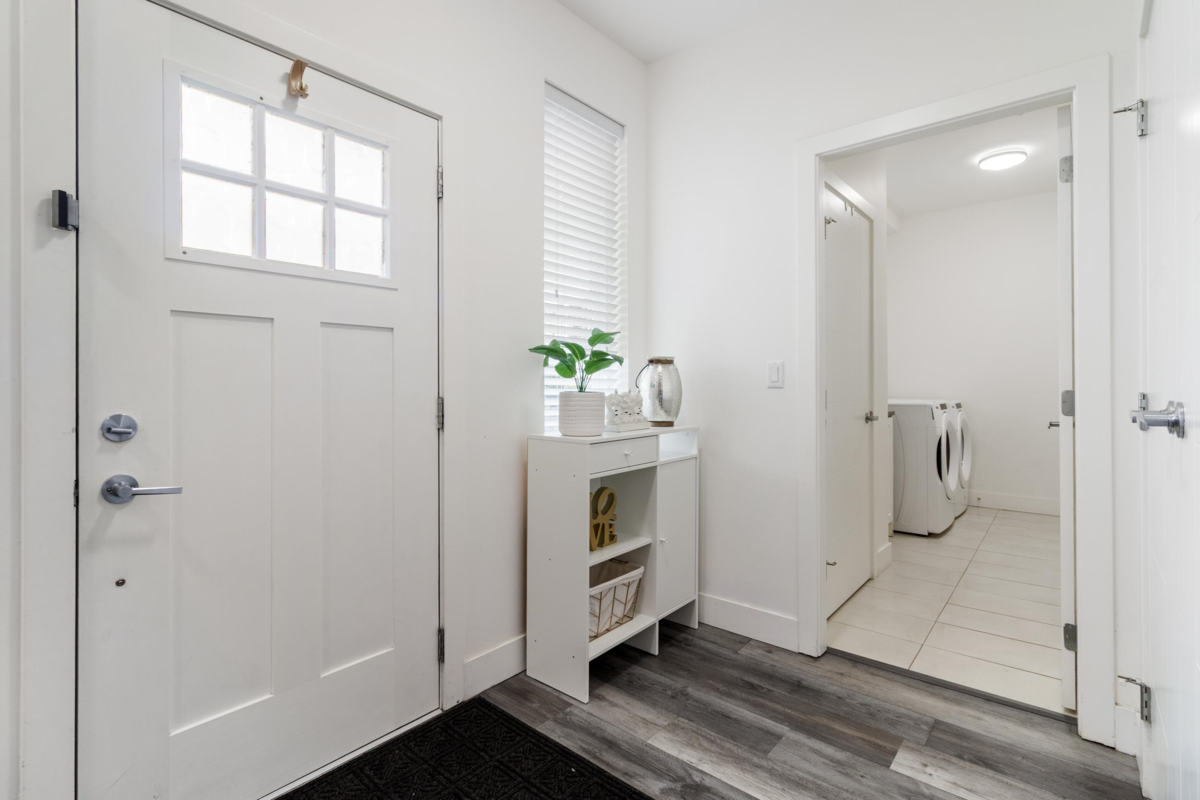 Breakfast Nook Photo of 1 46387 Margaret Avenue, Chilliwack, BC