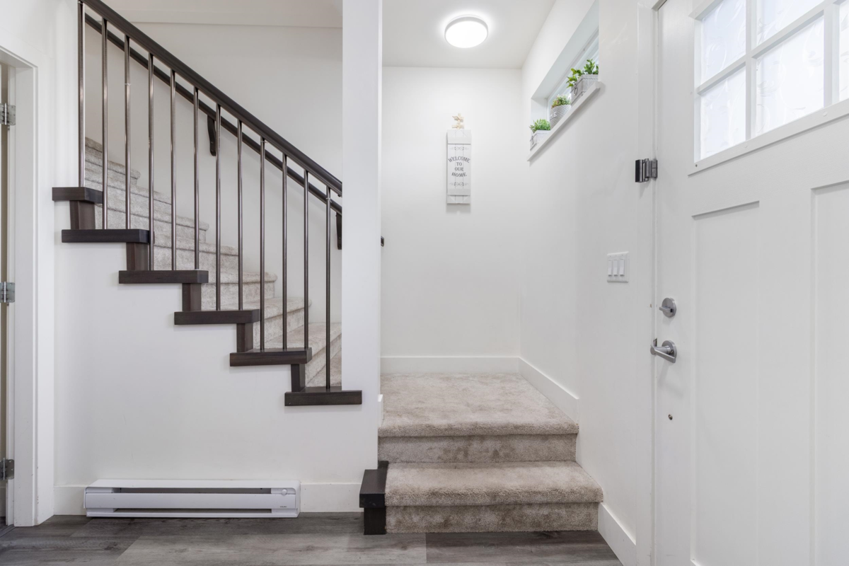 Primary Bedroom Photo of 1 46387 Margaret Avenue, Chilliwack, BC