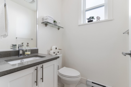 Primary Bathroom Photo of 1 46387 Margaret Avenue, Chilliwack, BC