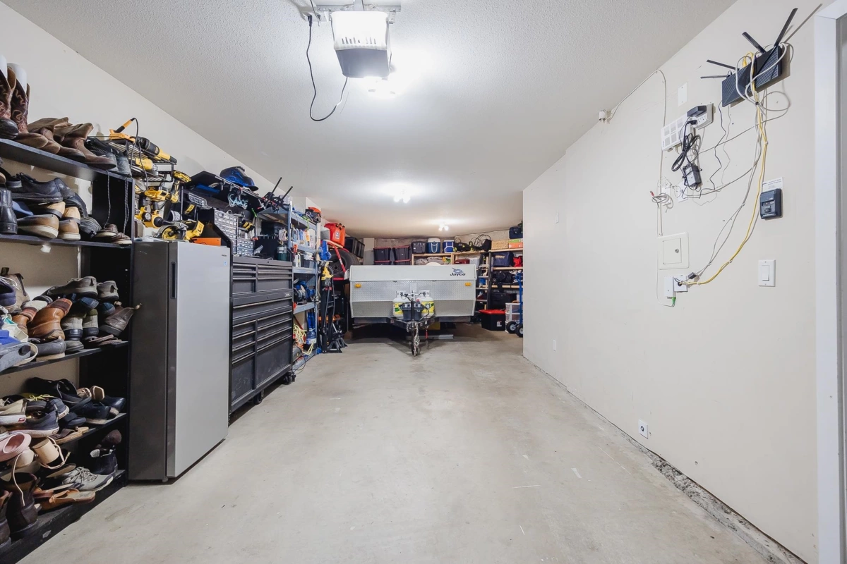 Entry Foyer Photo of 4 6852 193 Street, Surrey, BC