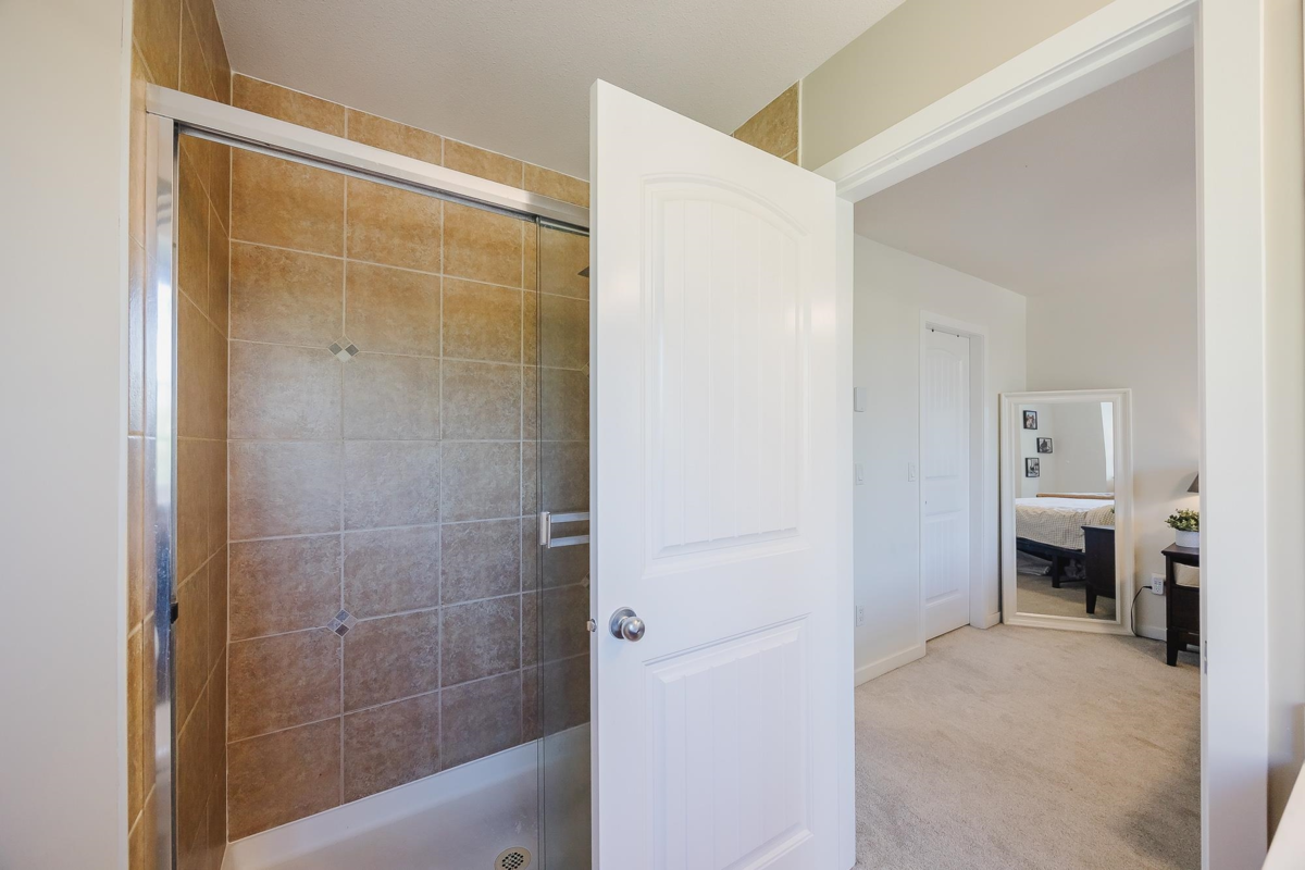 Powder Room Photo of 4 6852 193 Street, Surrey, BC
