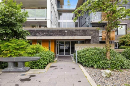 208 221 E 3rd Street, North Vancouver, BC, North Vancouver — Apartment/Condo for sale