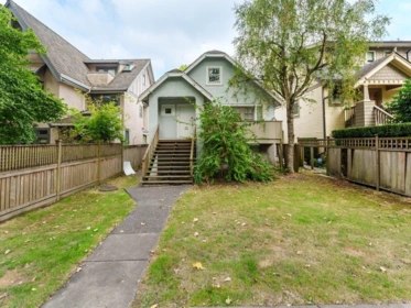 2645 W 6th Avenue, Vancouver, BC, Vancouver — Single Family Residence for sale