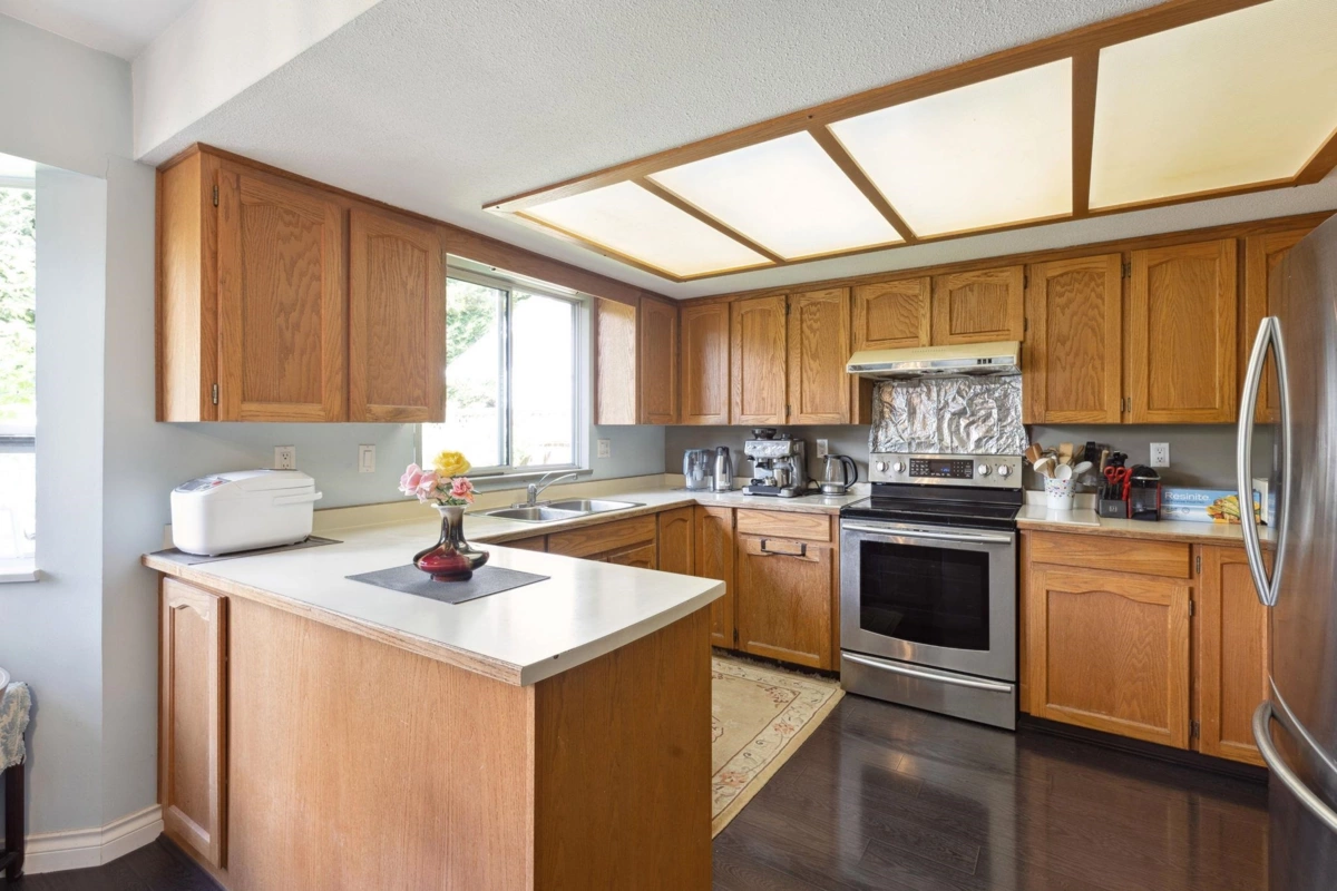 Kitchen Island Photo of 12371 Greenland Drive, Richmond, BC