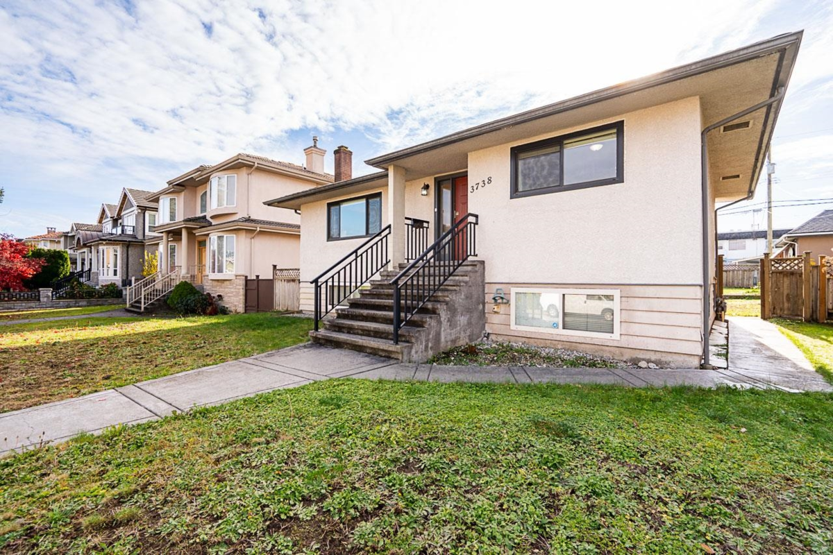 Basement Recreation Room Photo of 3738 Forest Street, Burnaby, BC