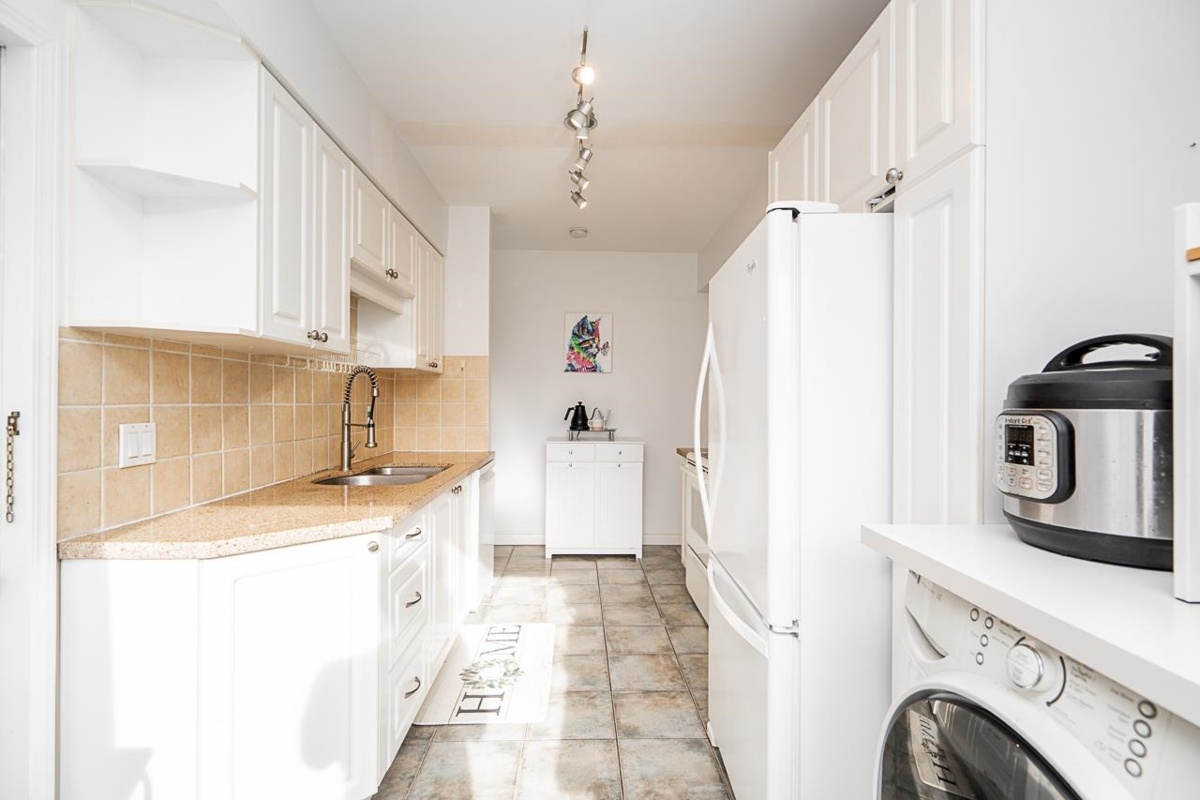 Breakfast Nook Photo of 3738 Forest Street, Burnaby, BC