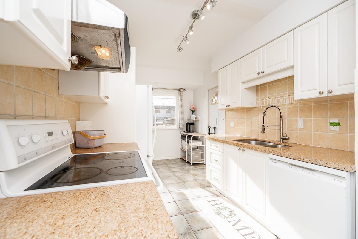 Kitchen Island Photo of 3738 Forest Street, Burnaby, BC