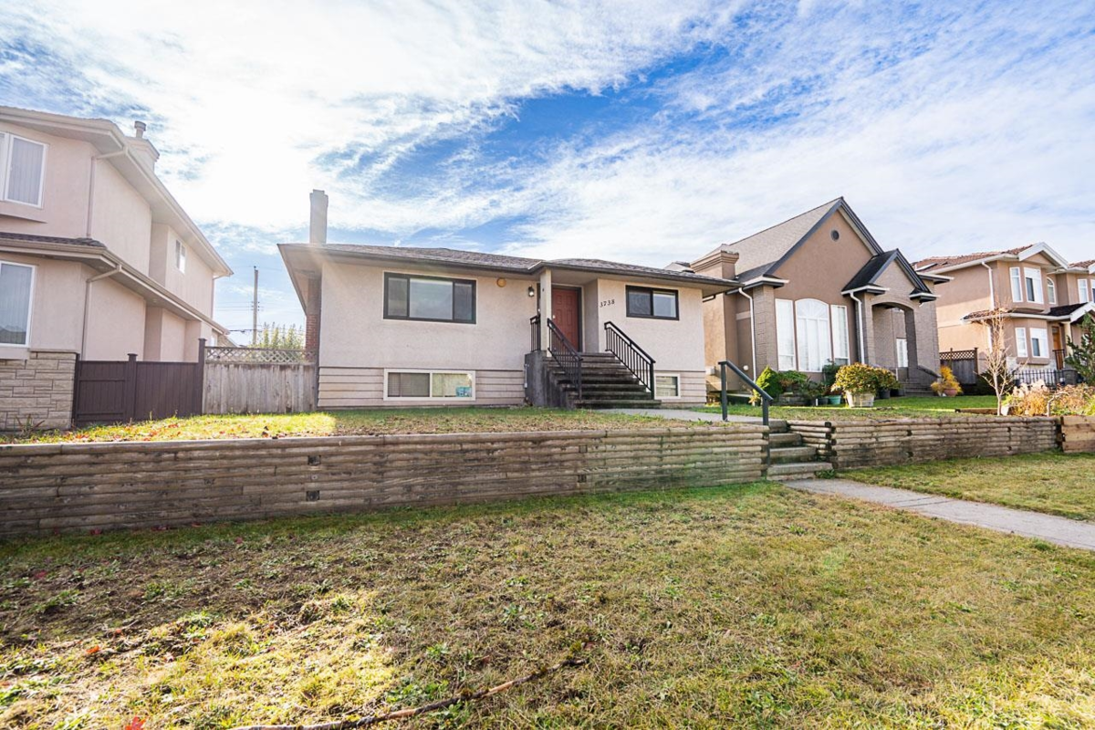 Loft / Bonus Room Photo of 3738 Forest Street, Burnaby, BC