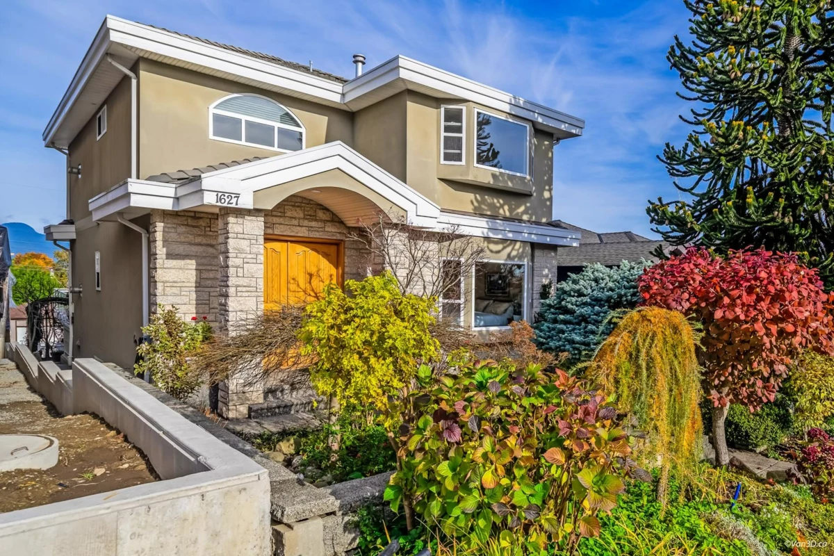 Exterior Front Photo of 1627 E 34th Avenue, Vancouver, BC