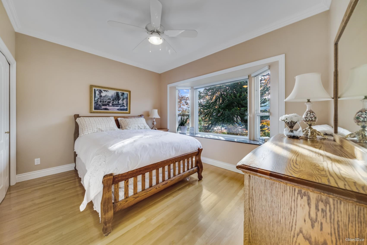 Family Room Photo of 1627 E 34th Avenue, Vancouver, BC