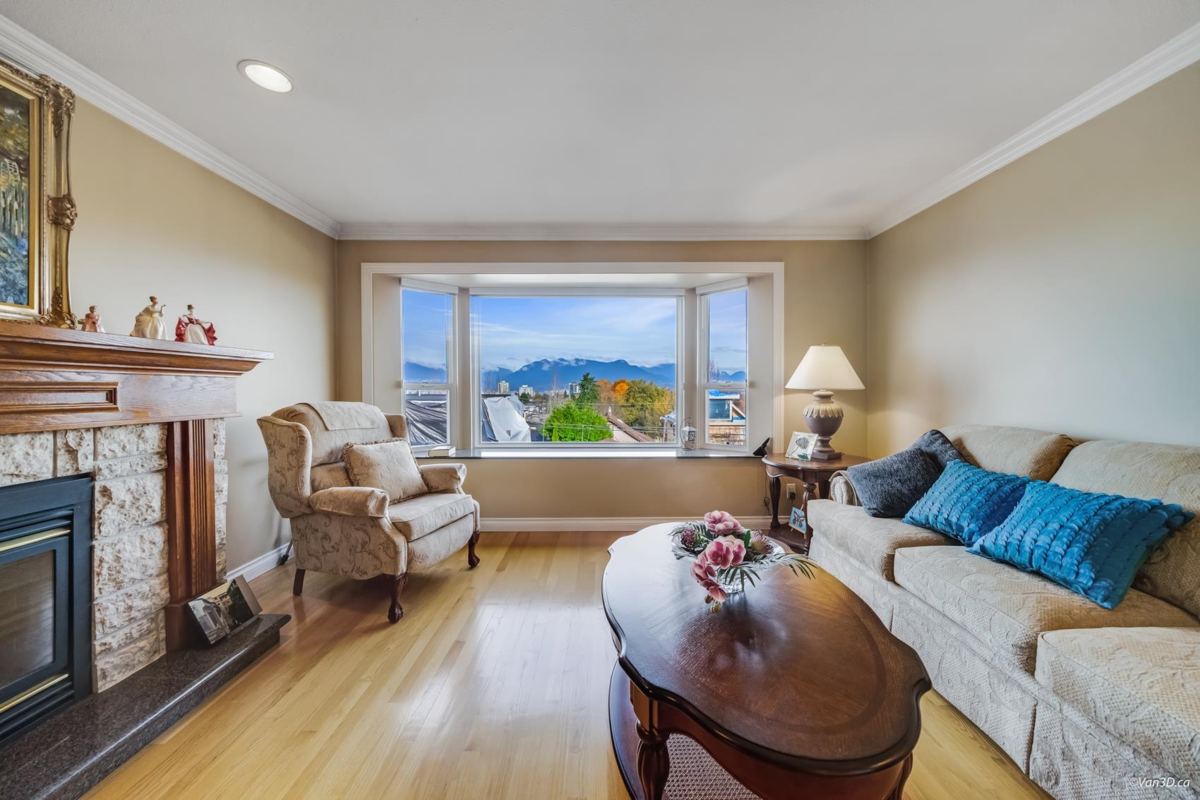 Laundry Room Photo of 1627 E 34th Avenue, Vancouver, BC