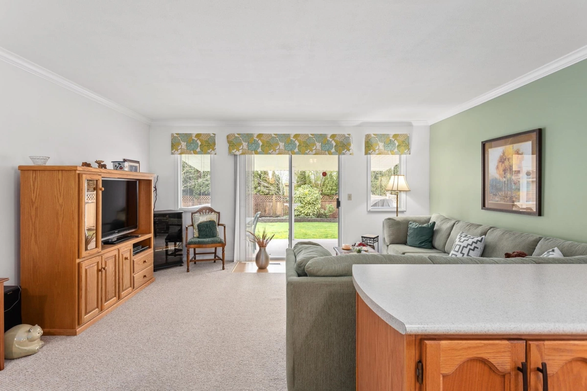 Basement Recreation Room Photo of 11915 237a Street, Maple Ridge, BC