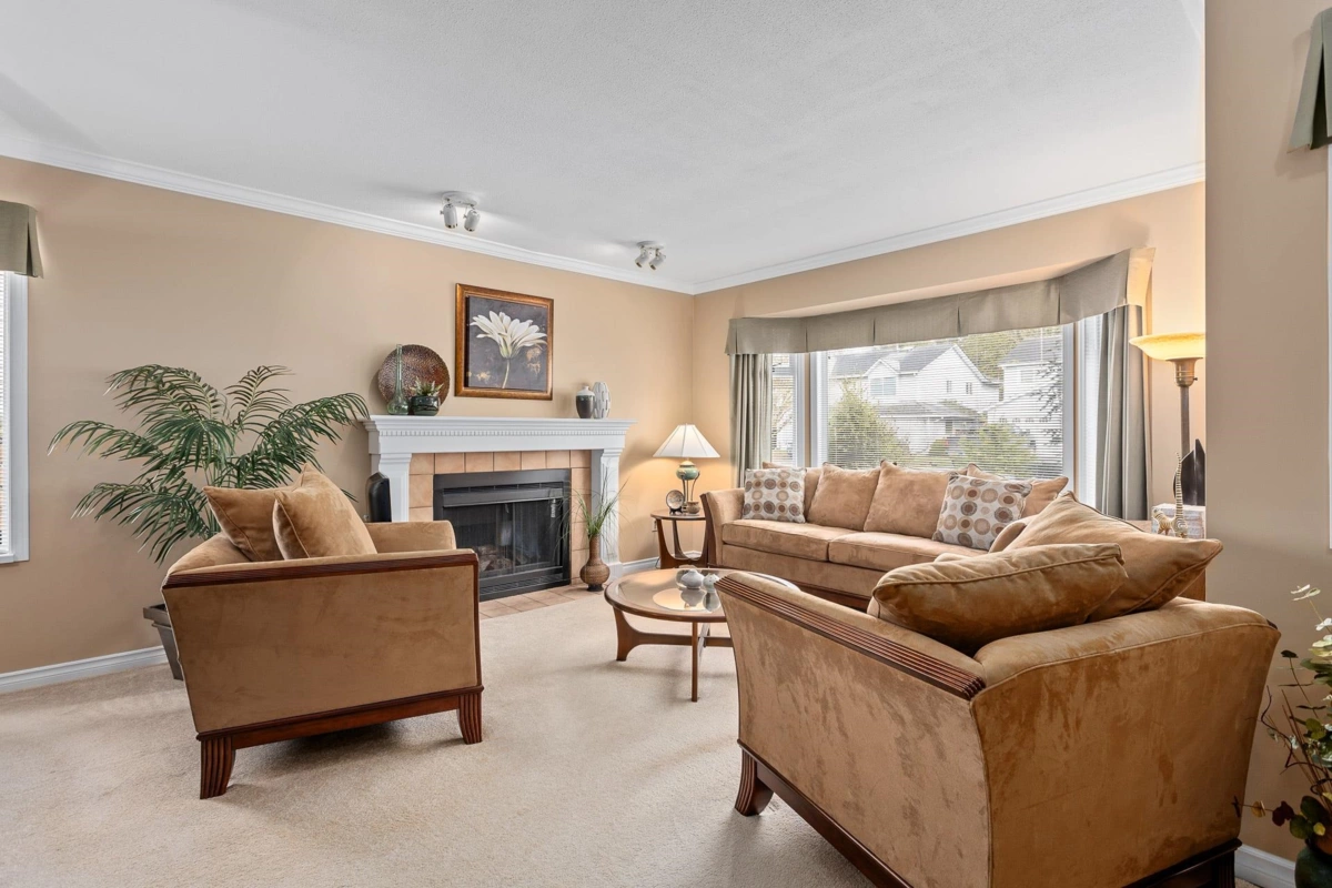 Dining Area Photo of 11915 237a Street, Maple Ridge, BC