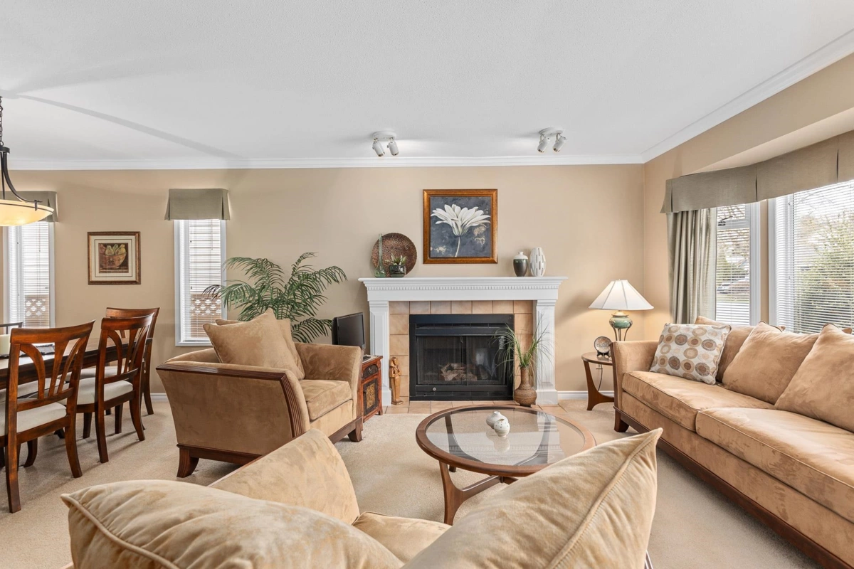 Family Room Photo of 11915 237a Street, Maple Ridge, BC
