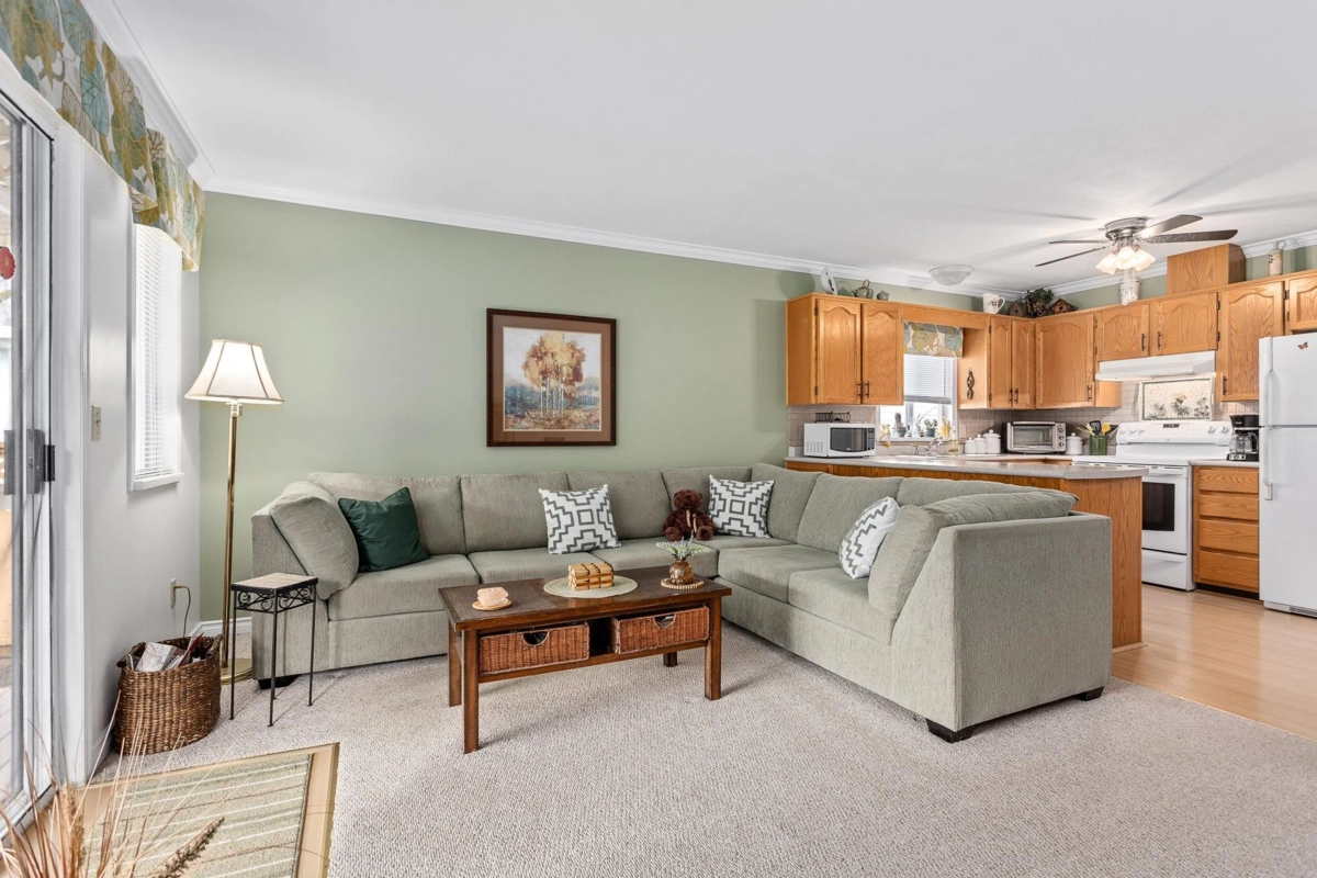 Hallway Photo of 11915 237a Street, Maple Ridge, BC