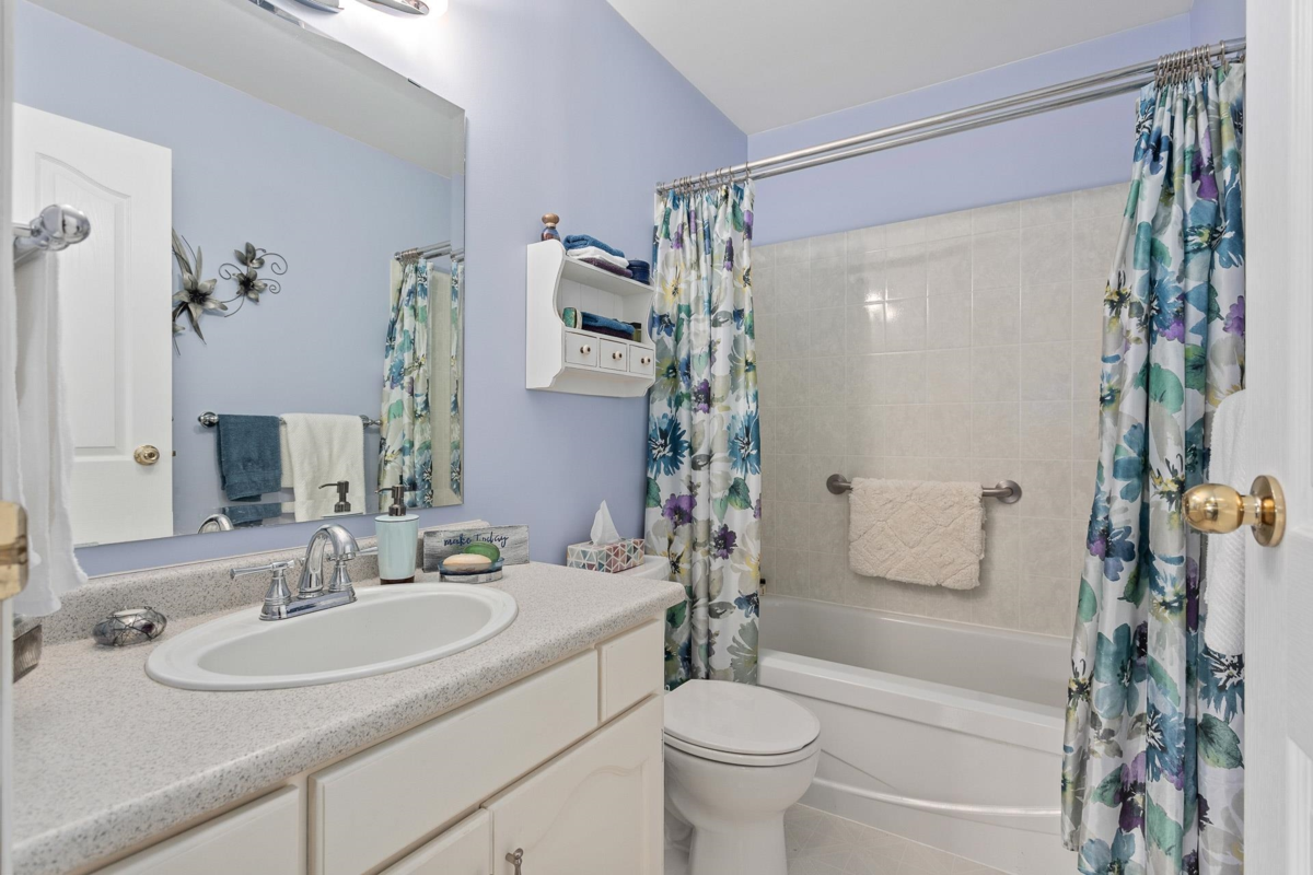 Swimming Pool Photo of 11915 237a Street, Maple Ridge, BC