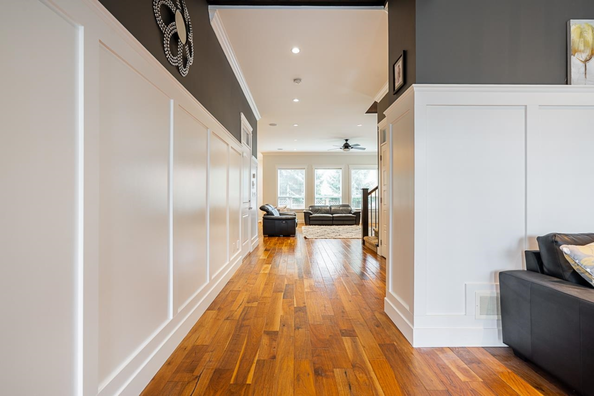 Family Room Photo of 16302 25 Avenue, Surrey, BC