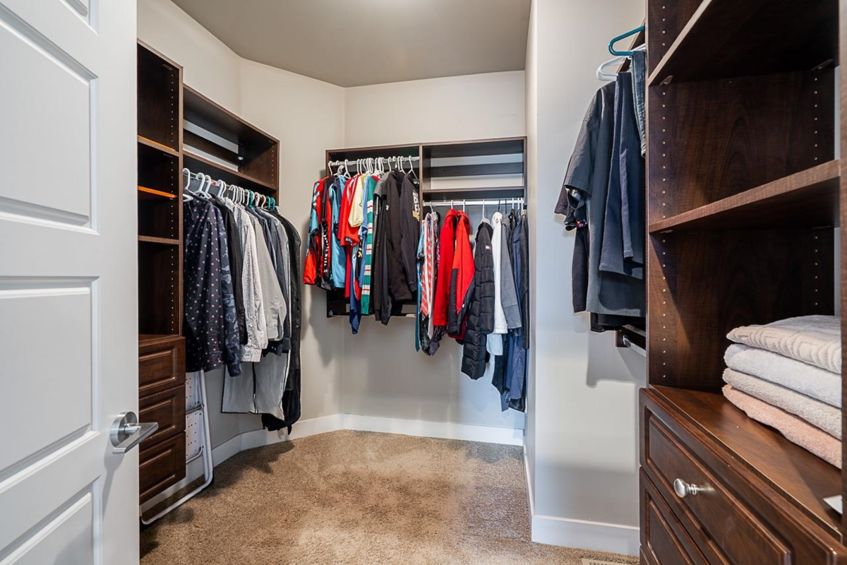 Laundry Room Photo of 16302 25 Avenue, Surrey, BC