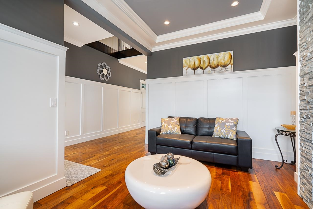 Living Room Photo of 16302 25 Avenue, Surrey, BC