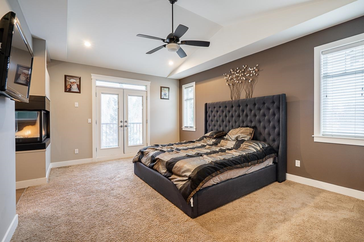 Powder Room Photo of 16302 25 Avenue, Surrey, BC