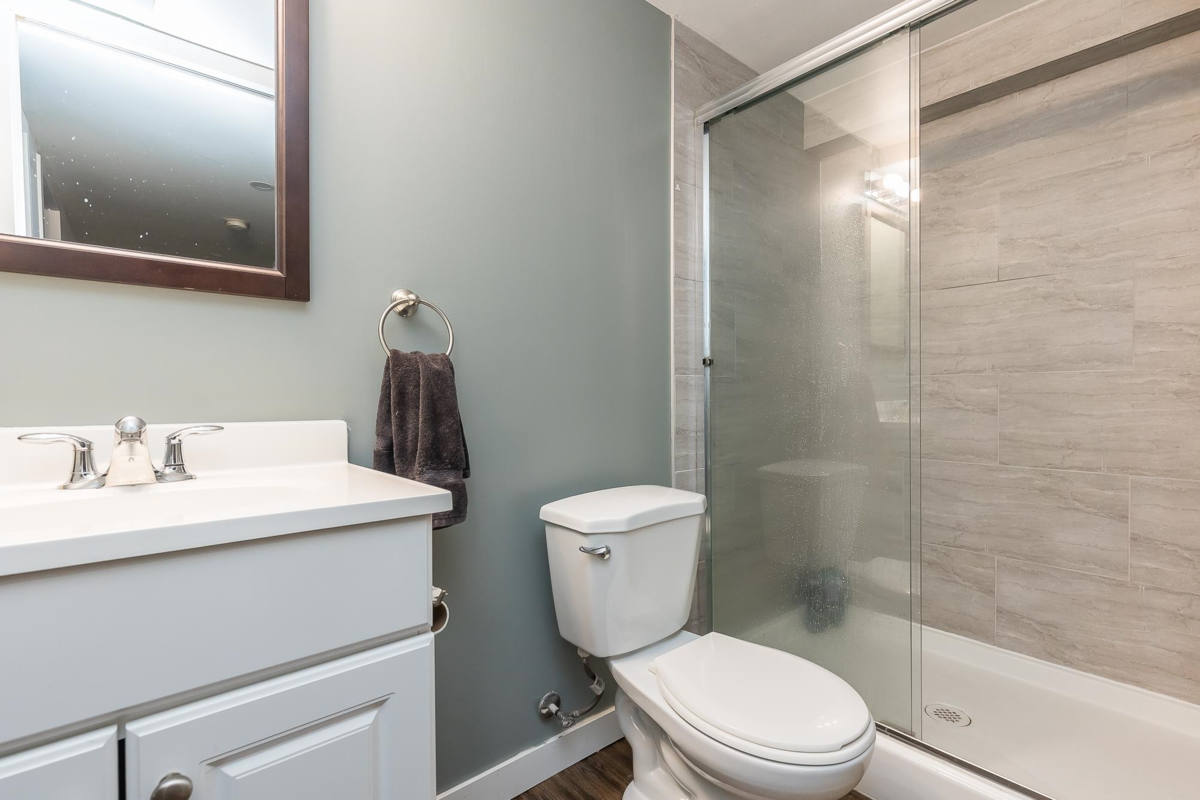 Entry Foyer Photo of 33944 Mccrimmon Drive, Abbotsford, BC